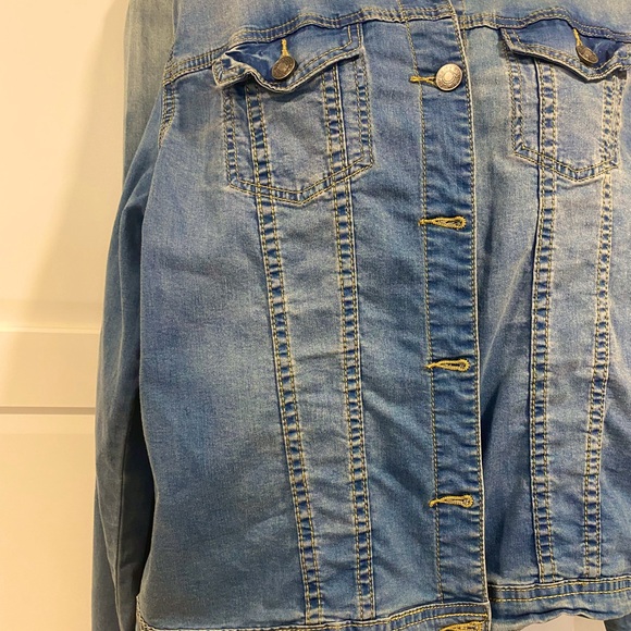 Jean Jacket - Picture 2 of 4